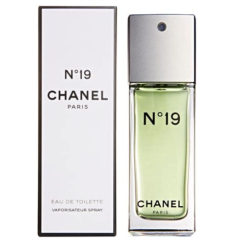 chanel no 19 for women